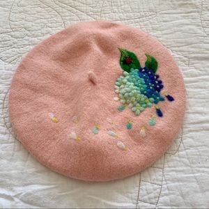 💯 % wool beret with hand sewing 🧵